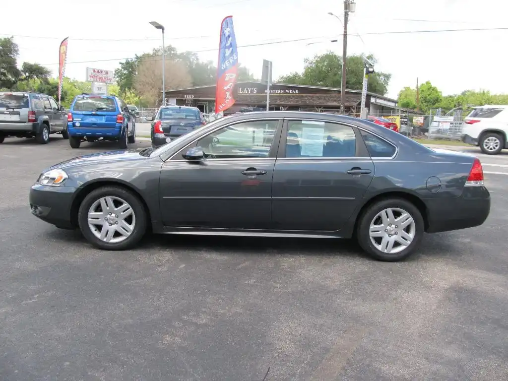 2011 Chevrolet Impala LT's photo
