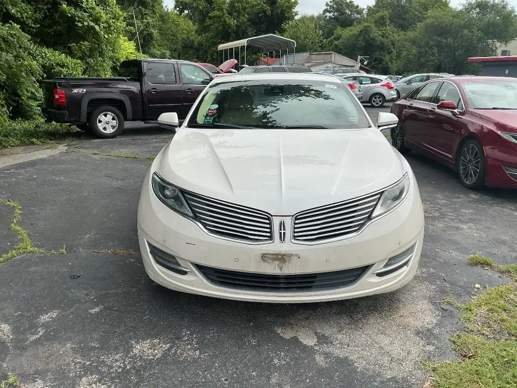 Vehicle Image 2