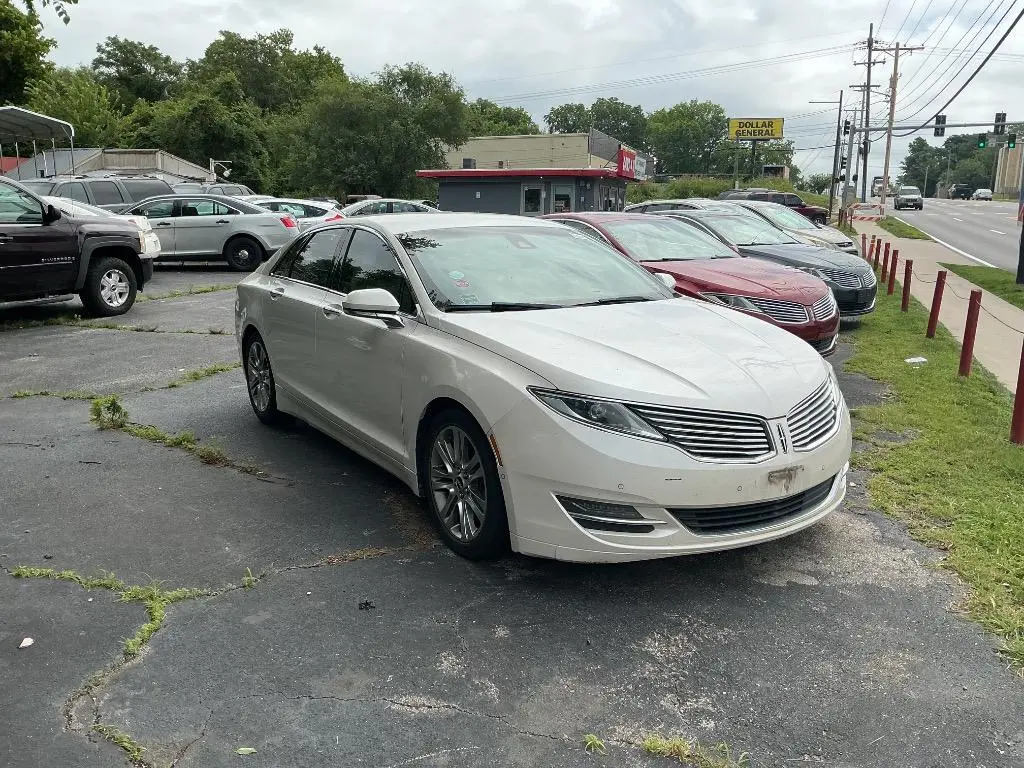 2013 Lincoln MKZ Hybrid photo 3