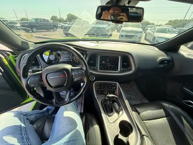 2019 Dodge Challenger SXT Plus Auto photo 5