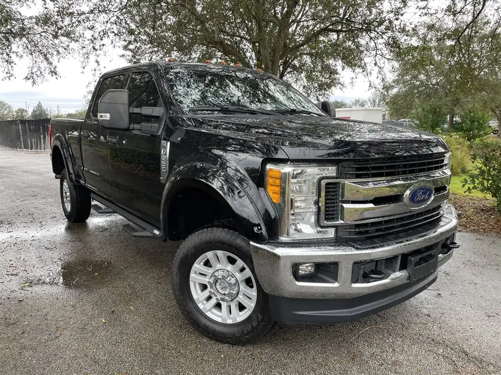 2017 Ford F-250 XLT 4x4 Crew Cab 8' Box's photo