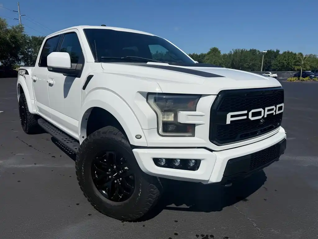 2017 Ford F-150 Raptor 4x4 SuperCrew 5-1/2 Box's photo