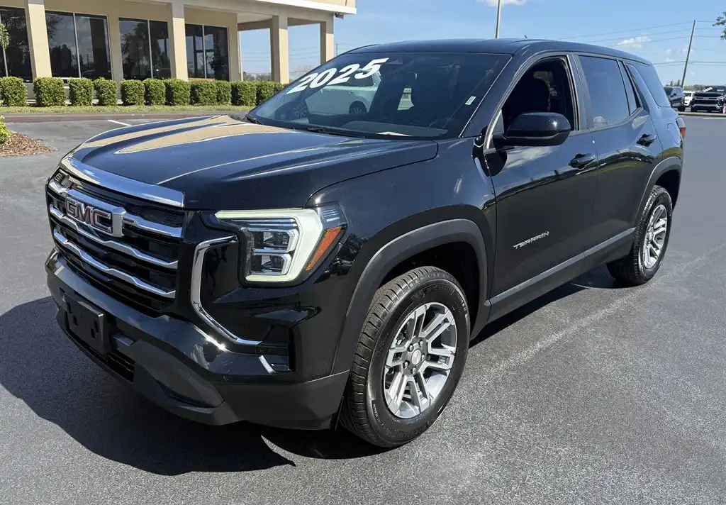 2025 GMC Terrain Elevation AWD's photo