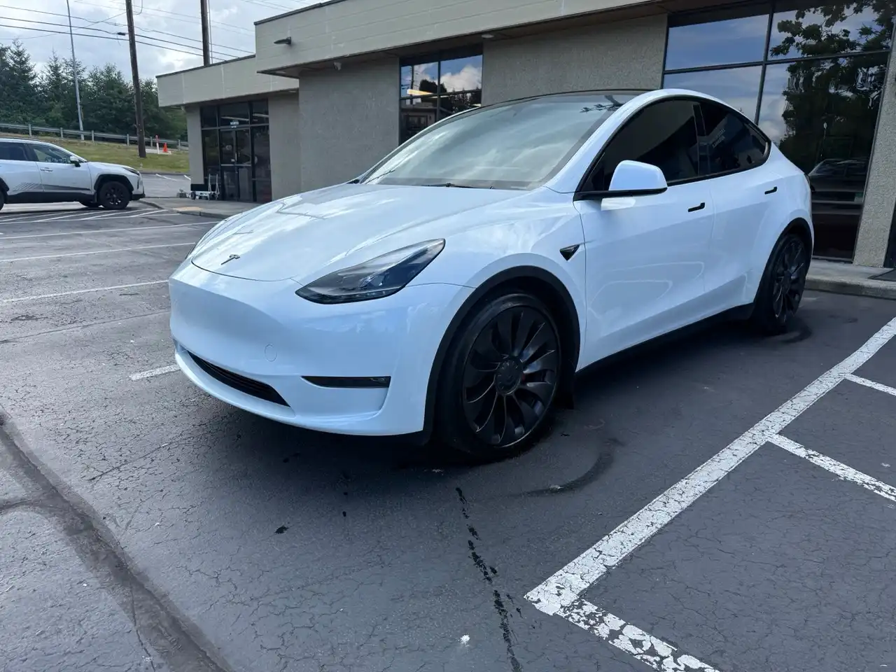 2023 Tesla Model Y Performance Dual Motor All-Wheel Drive's photo