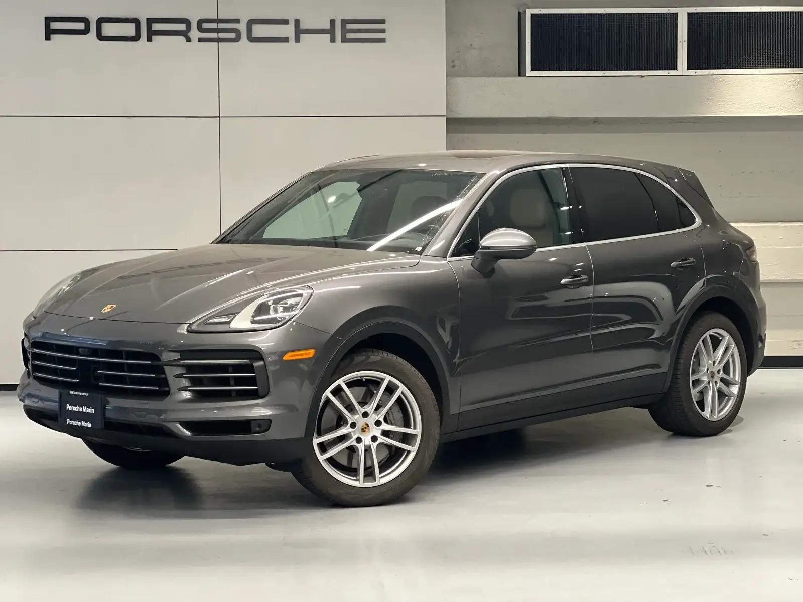 2021 Porsche Cayenne S photo 1