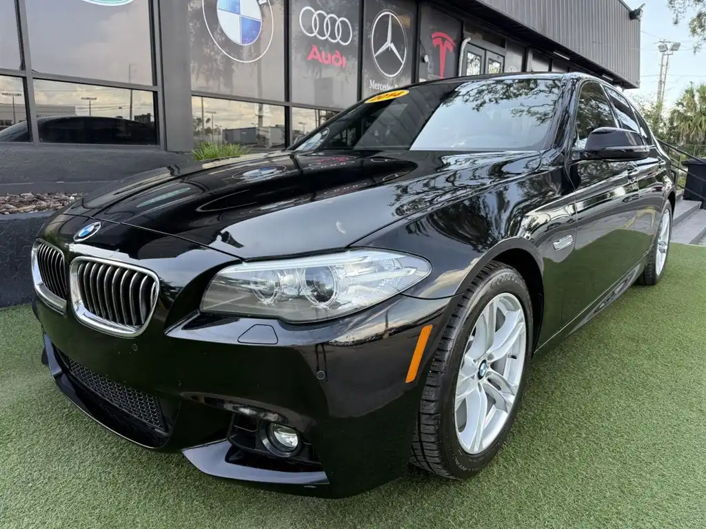 2014 BMW 5 Series 528i Sedan's photo