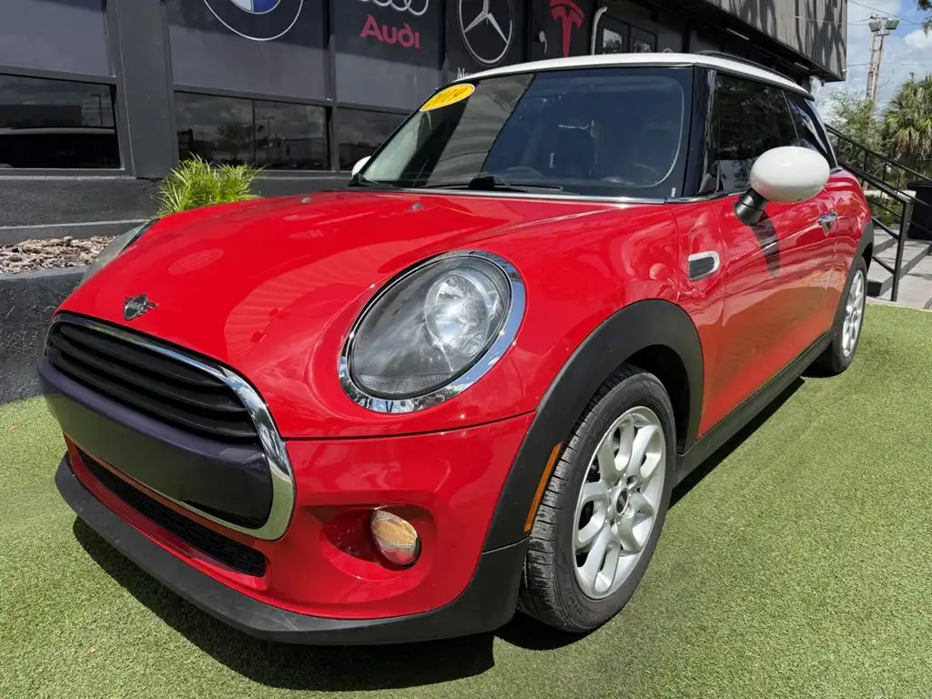 2019 MINI Hardtop Oxford Edition's photo