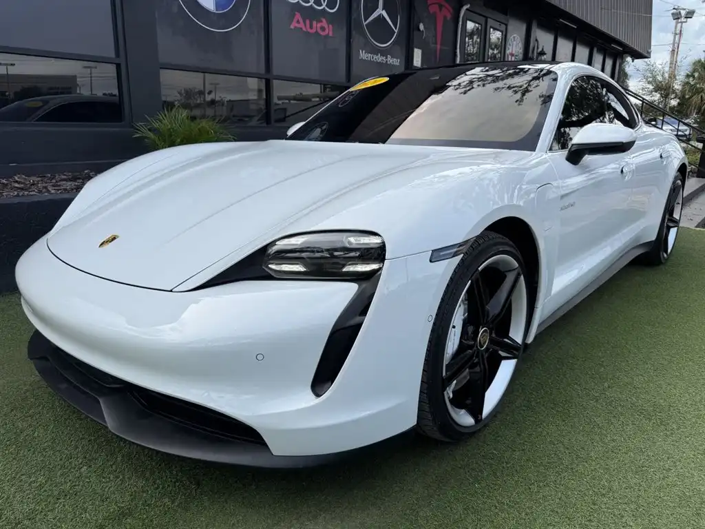 2020 Porsche Taycan 4S's photo