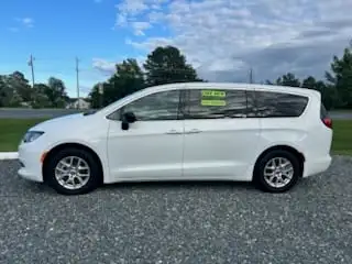 2024 Chrysler Voyager LX's photo