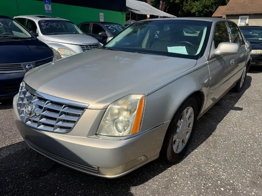 2008 Cadillac DTS V8's photo