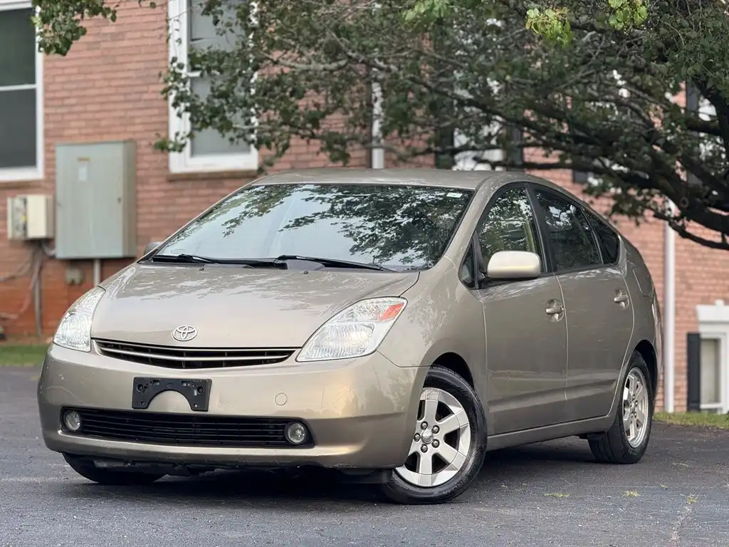 2004 Toyota Prius Base's photo