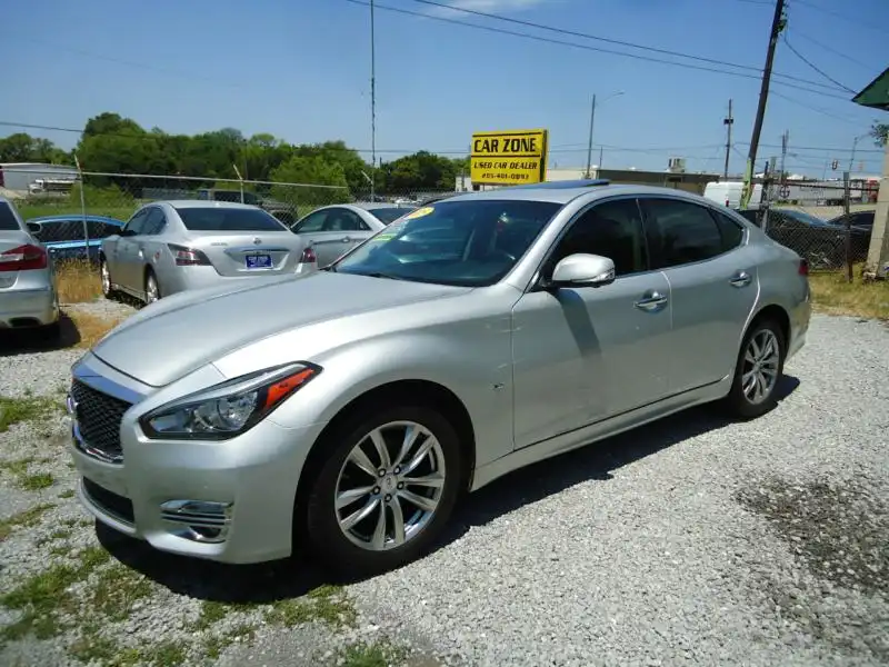 2015 INFINITI Q70 3.7's photo