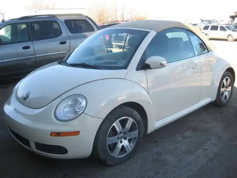 2006 Volkswagen Beetle 2.5 6AT's photo