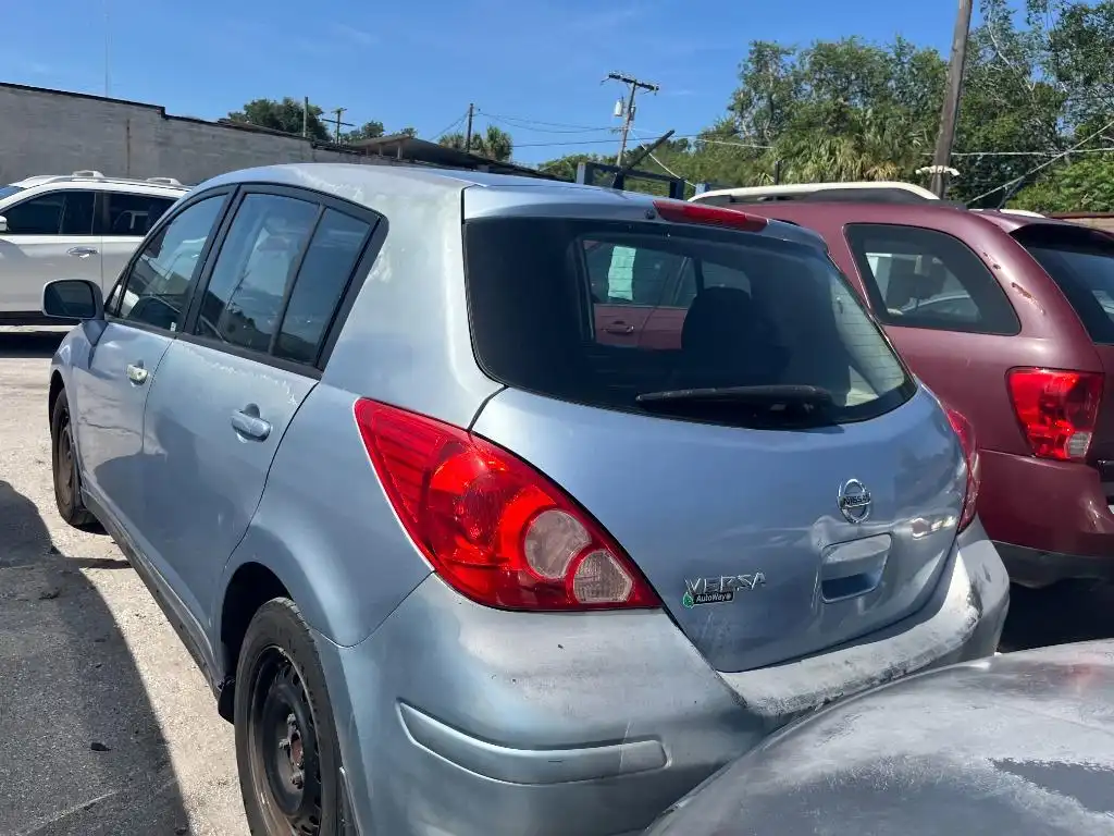 2011 Nissan Versa 1.8 S Auto's photo