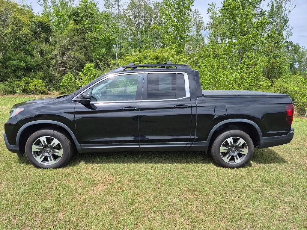 2017 Honda Ridgeline RTL-T AWD's photo