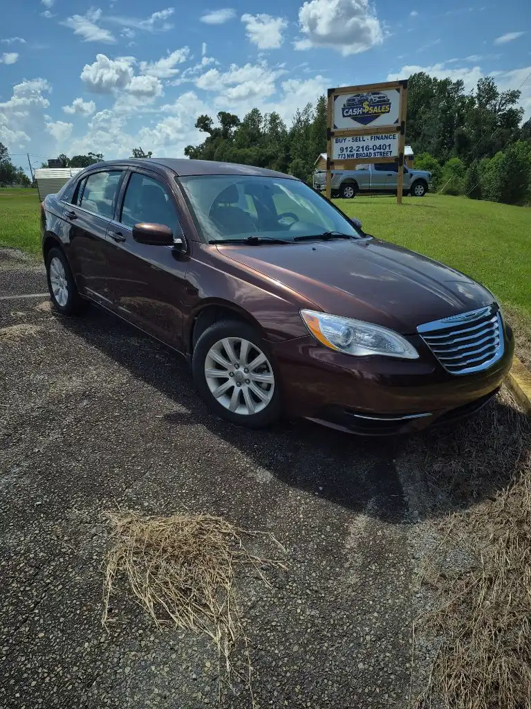 2013 Chrysler 200 Touring's photo