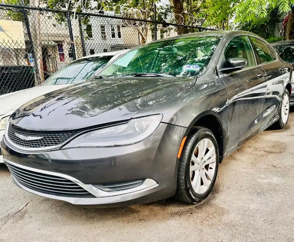 2015 Chrysler 200 Limited's photo