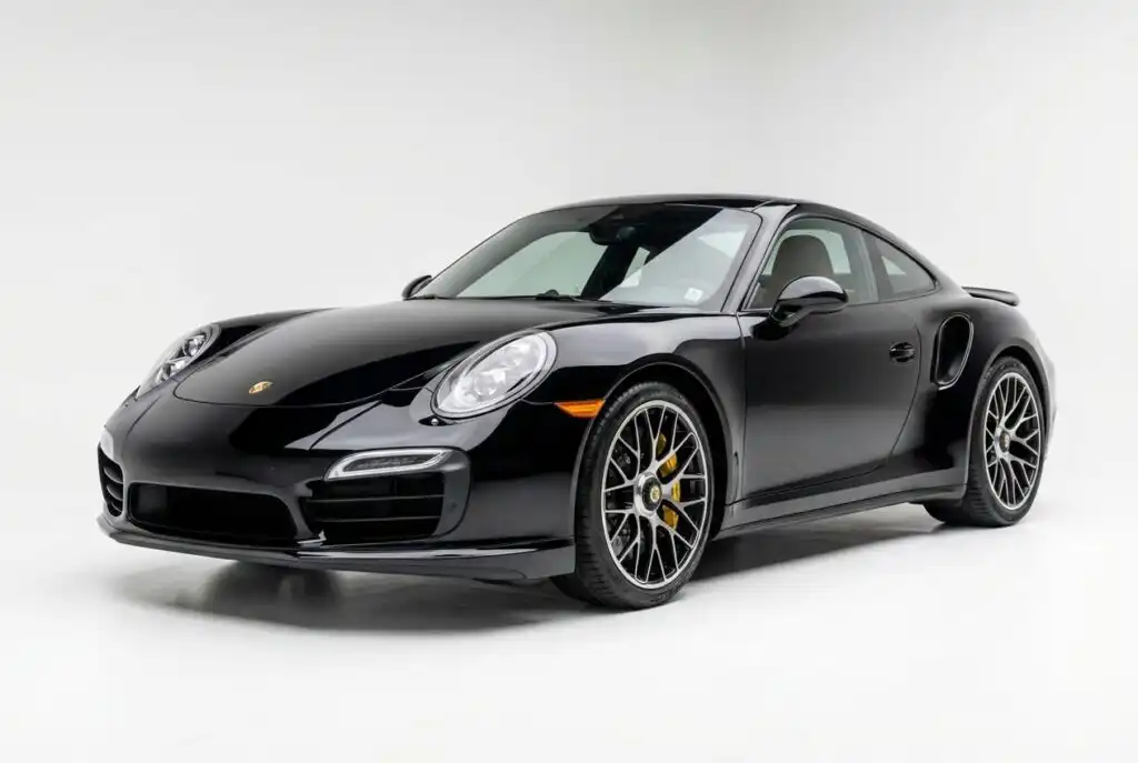 2016 Porsche 911 Turbo S Coupe's photo