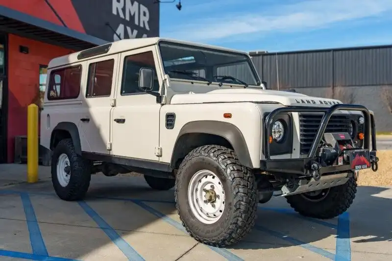 2011 Land Rover Defender's photo