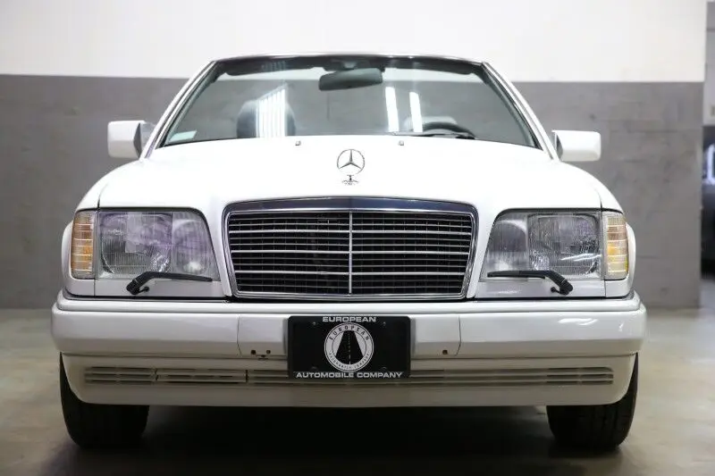 1995 Mercedes-Benz E-Class undefined photo 3