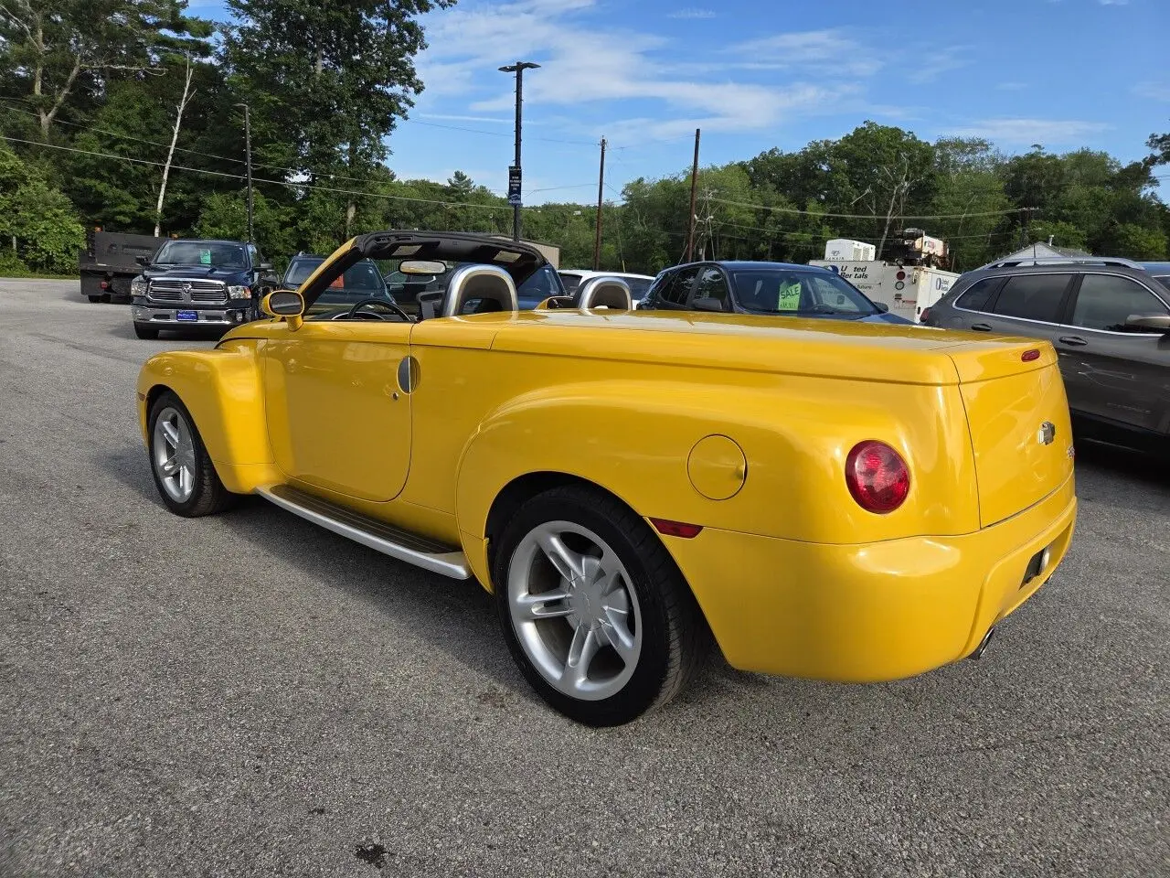 2004 Chevrolet SSR LS photo 5