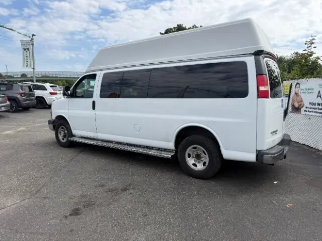 2007 Chevrolet Express 3500 Extended photo 5