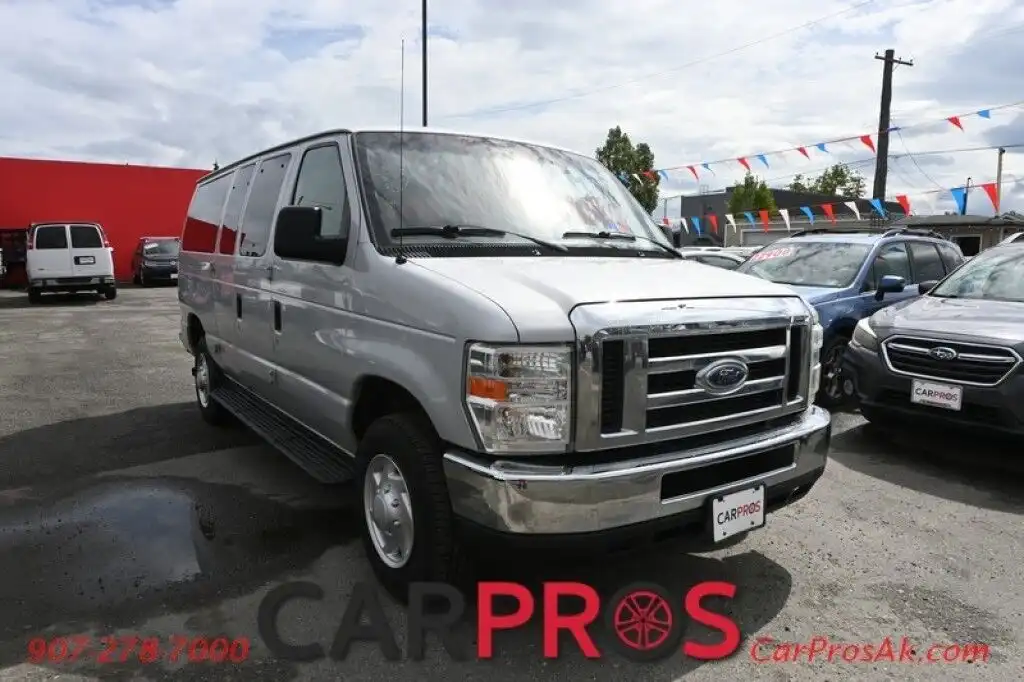 2008 Ford E-Series E-350 XL Super Duty's photo