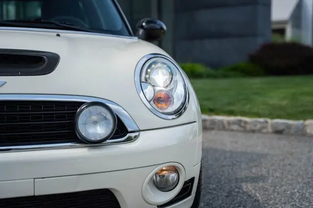 2009 MINI Cooper John Cooper Works Hardtop photo 4