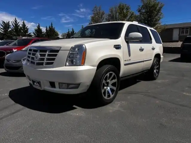 2011 Cadillac Escalade AWD Premium's photo