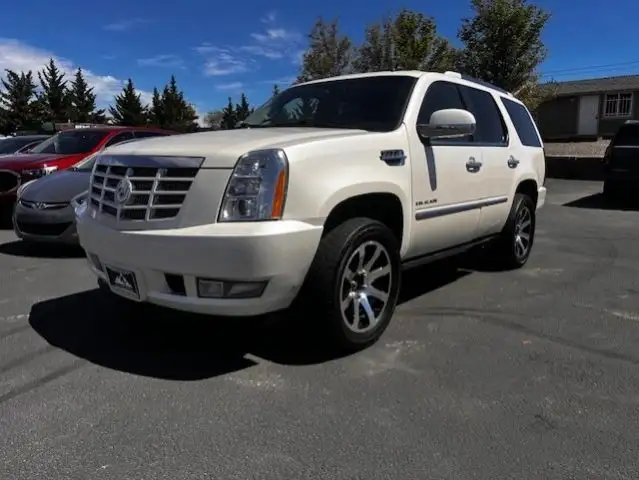 2011 Cadillac Escalade AWD Premium's photo