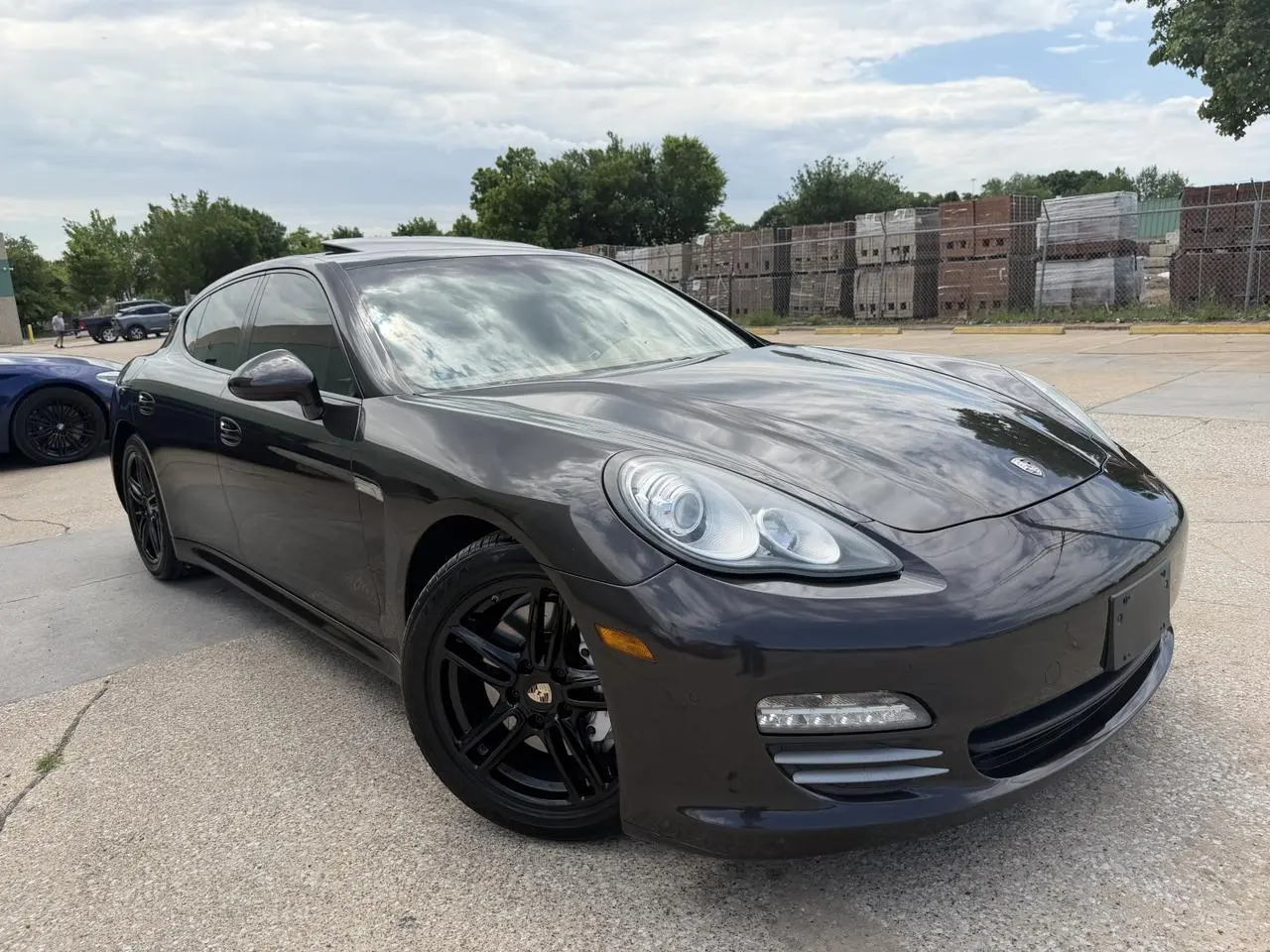2012 Porsche Panamera 4 photo 3