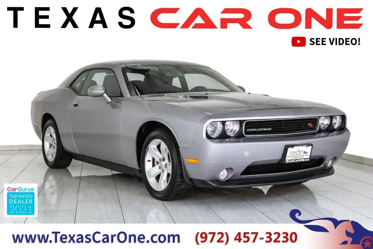 2013 Dodge Challenger R/T's photo