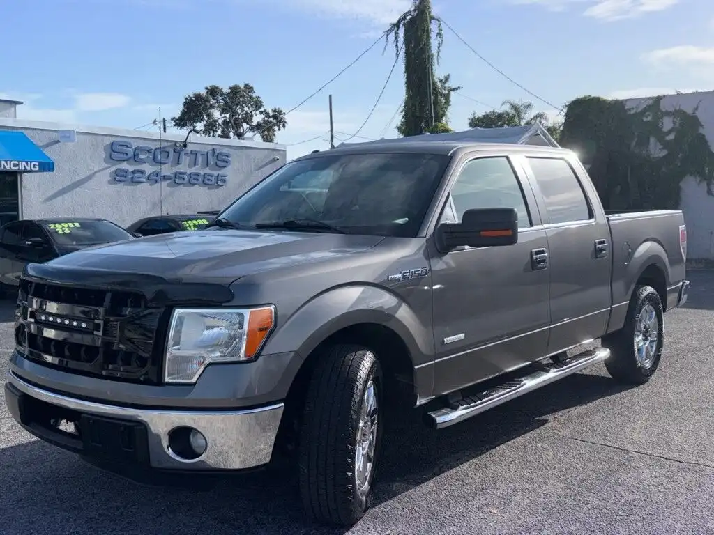 2013 Ford F-150 XLT SuperCrew 145 in's photo