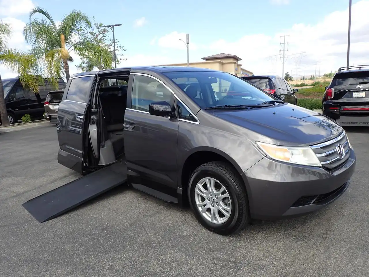 2013 Honda Odyssey EX-L's photo