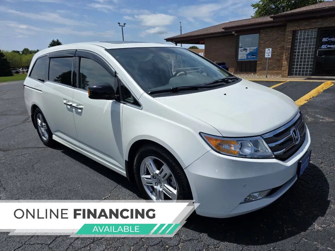 2013 Honda Odyssey Touring photo 1