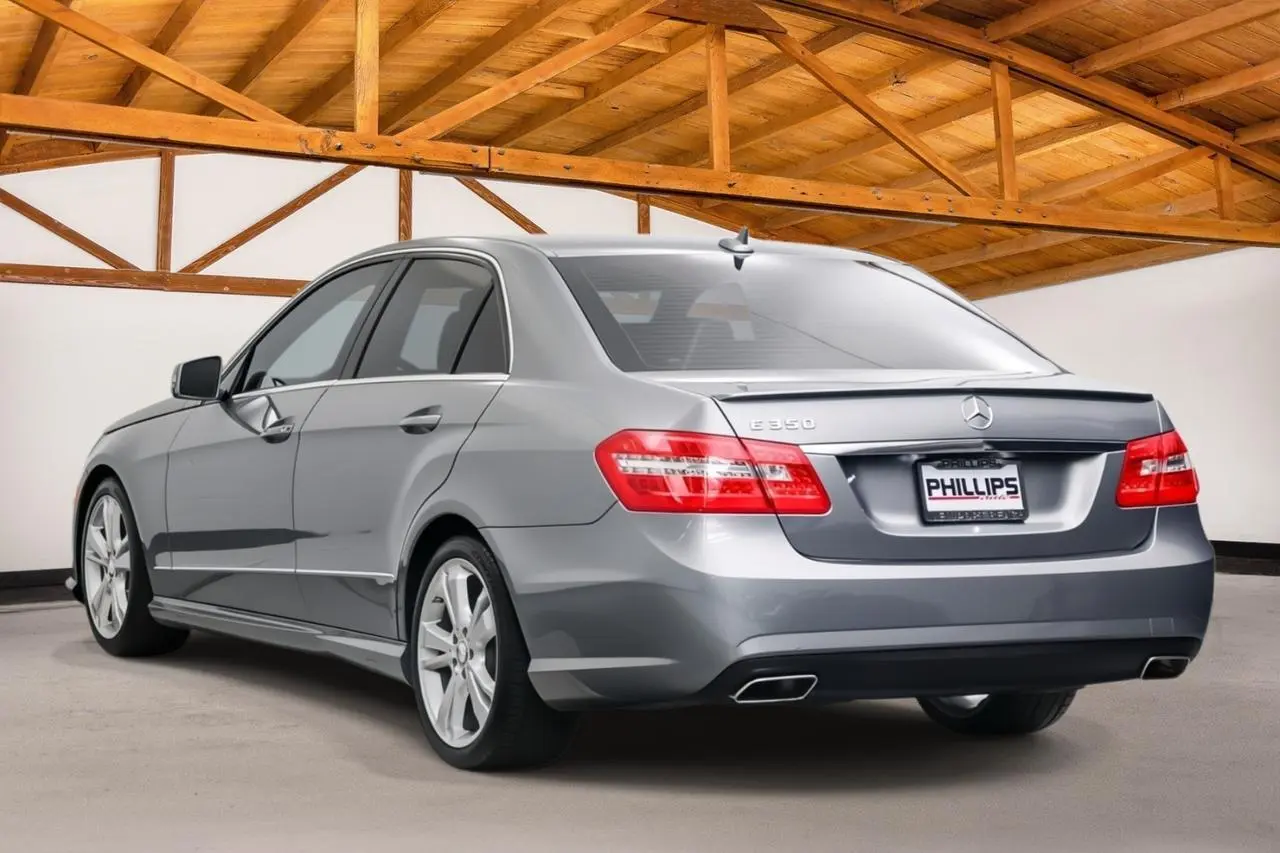 2013 Mercedes-Benz E-Class E350 Luxury photo 3