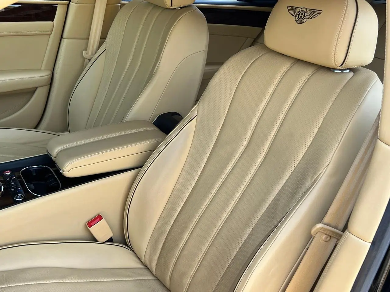2014 Bentley Flying Spur Base photo 4