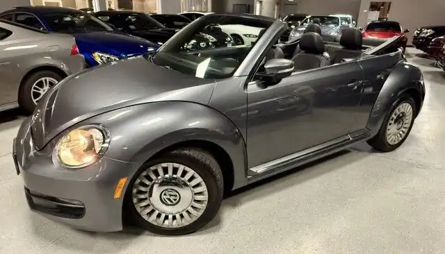 2014 Volkswagen Beetle 1.8T Convertible. Auto PZEV's photo
