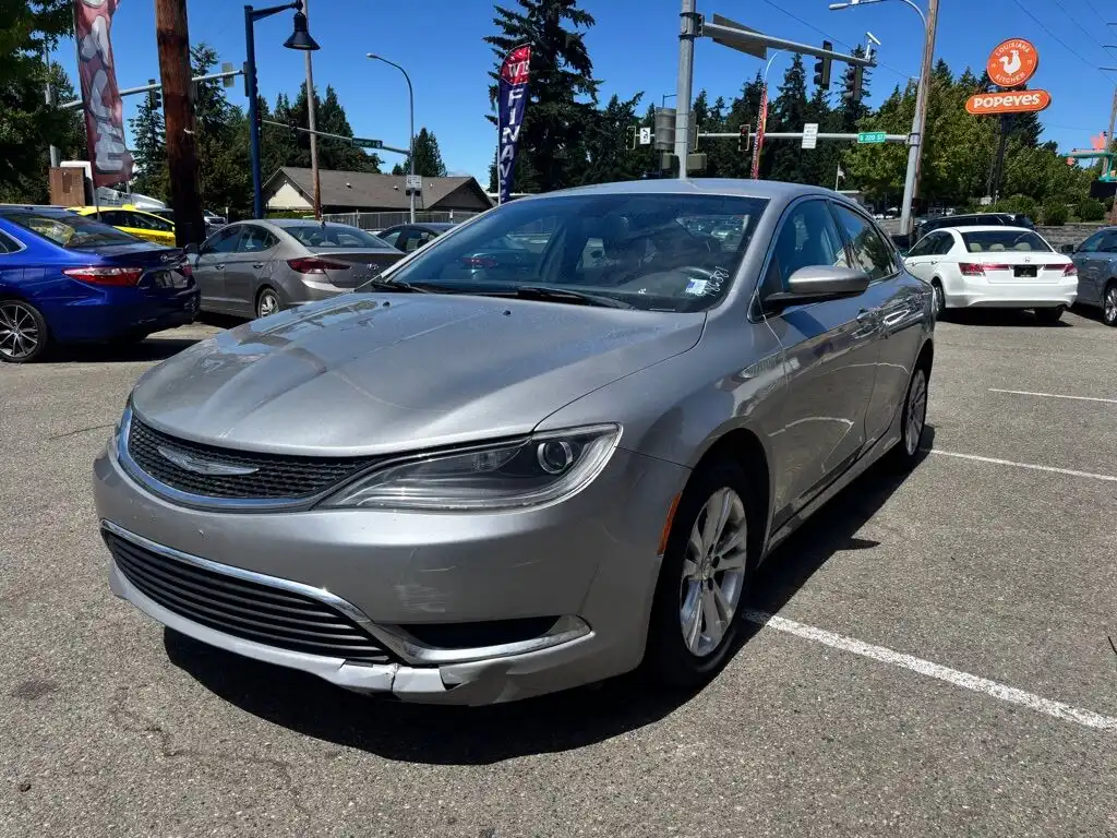 2015 Chrysler 200 Limited's photo