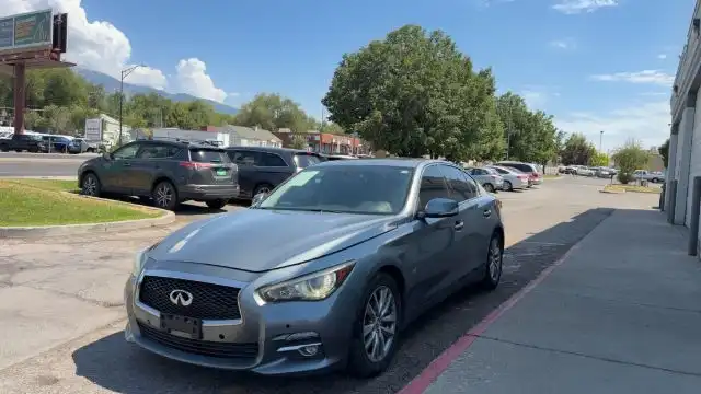 2015 INFINITI Q50 Premium's photo