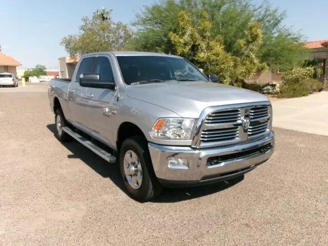 2015 RAM 2500 SLT 4X4 Crew Cab SWB photo 5
