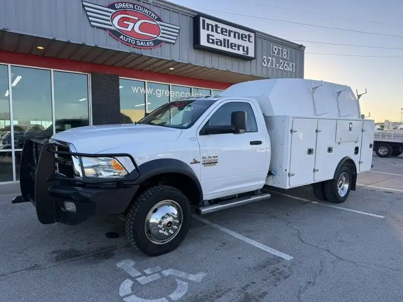 2015 RAM 4500 SLT 4X4 Regular Cab LWB DRW 169" WB's photo