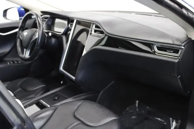 2015 Tesla Model S 70D photo 4