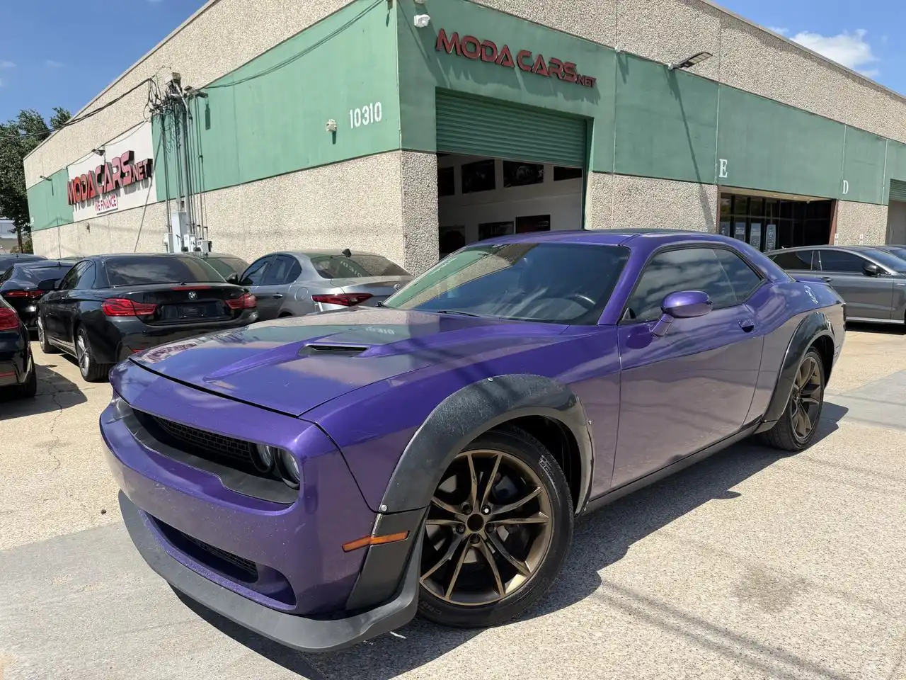 2016 Dodge Challenger SXT Plus's photo