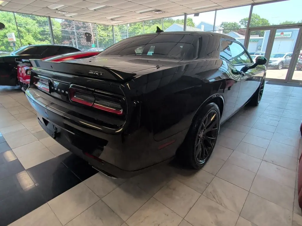2016 Dodge Challenger SRT 392 photo 5