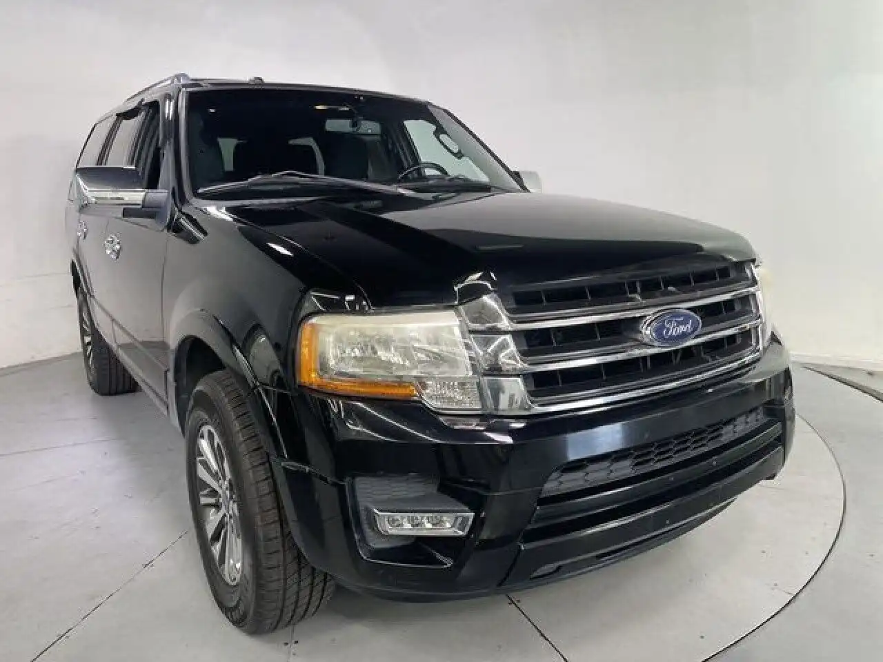 2016 Ford Expedition XLT's photo