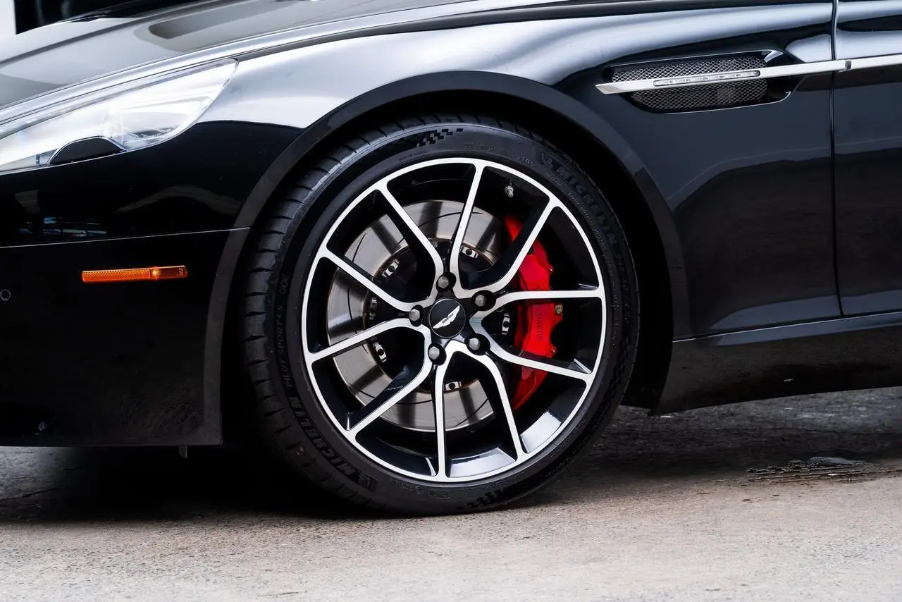 2017 Aston Martin Rapide S photo 5