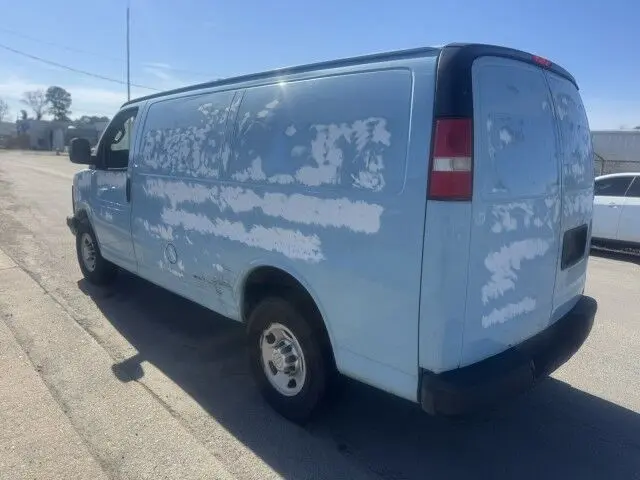 2017 Chevrolet Express 2500 Work Van HD photo 4