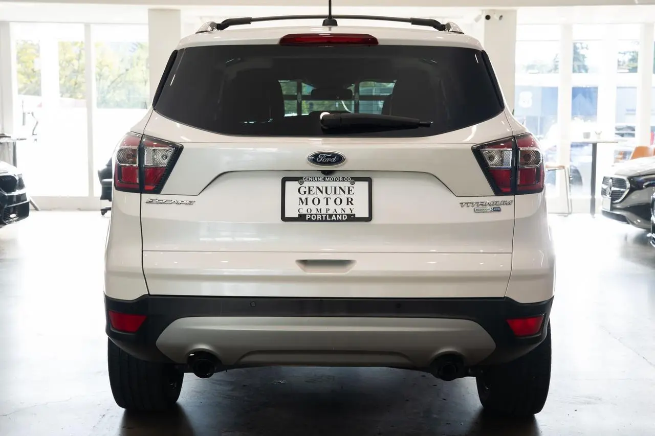 2017 Ford Escape Titanium 4WD photo 5
