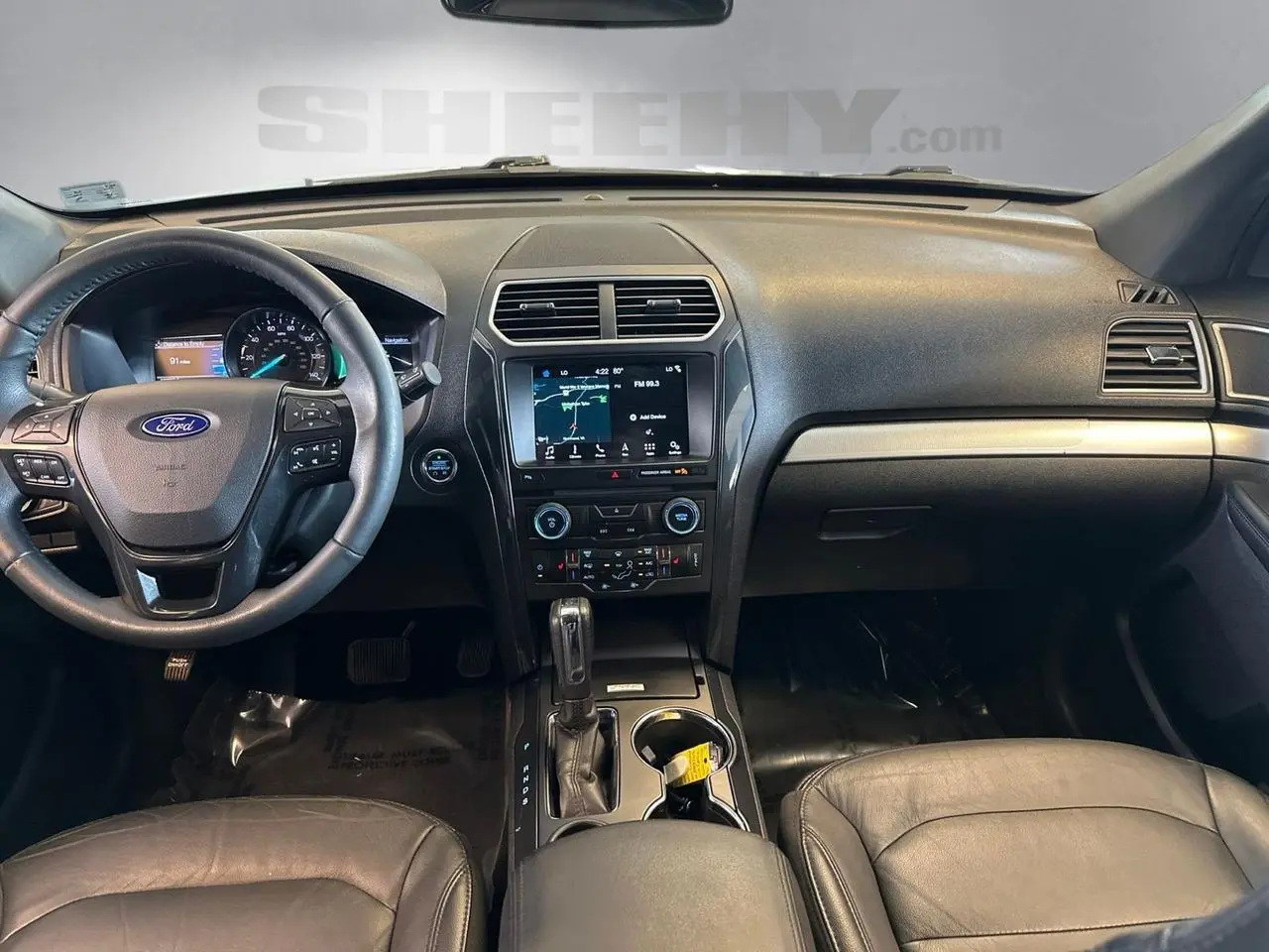 2017 Ford Explorer XLT FWD photo 3